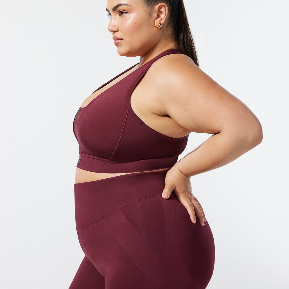 SET - Savage X Fenty Burgundy Sports Bra & Leggings - Picture 3 of 8